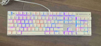 White wire keyboard 