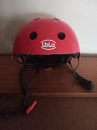BICYCLE HELMET: KIDS' Size SMALL / RED