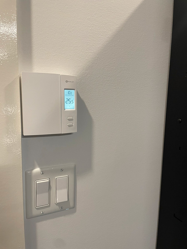 2 x Thermostat Digital Ouellet 4000W Garage 2 fils dans Chauffage et climatisation  à Laval/Rive Nord - Image 2