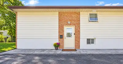 5-Bedroom Home for Rent – Whole House OR Individual Rooms 547 Barnes Cres, Peterborough, ON K9J 7Z2...
