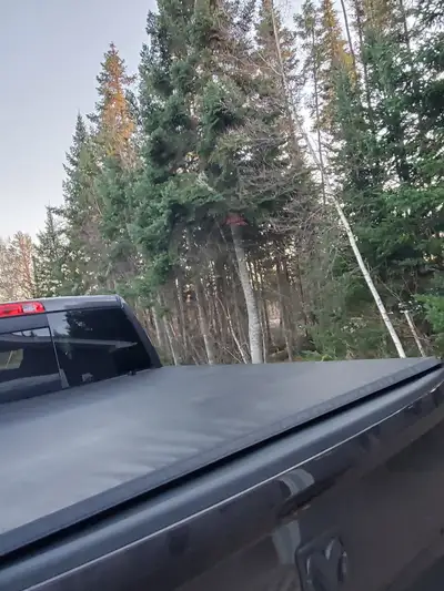 Tonneau cover in new condition, fits the 5.7 short bed Ram box, Tri fold cover.