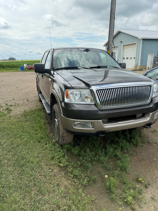 2005 Ford F150 crew cab s/b 4x4 for sale  in Cars & Trucks in Lethbridge