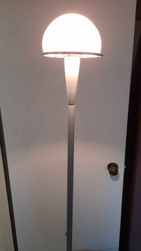 Lamp Modern Italian sleek, adjustable intensity in Dubar