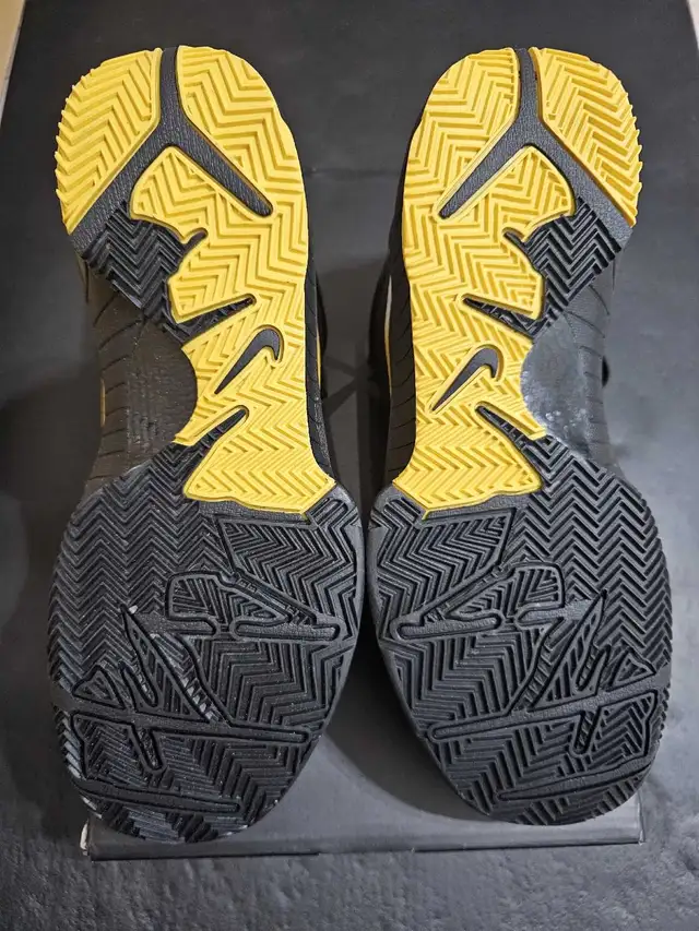 Kobe 4 Protro PE in Men's Shoes in Mississauga / Peel Region - Image 6