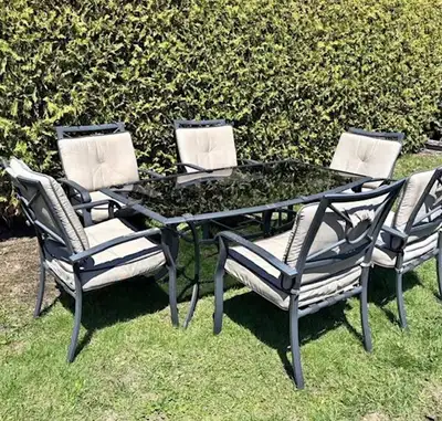 Set de patio extérieur Table vitrée +6 chaises (100$ seulement), View more