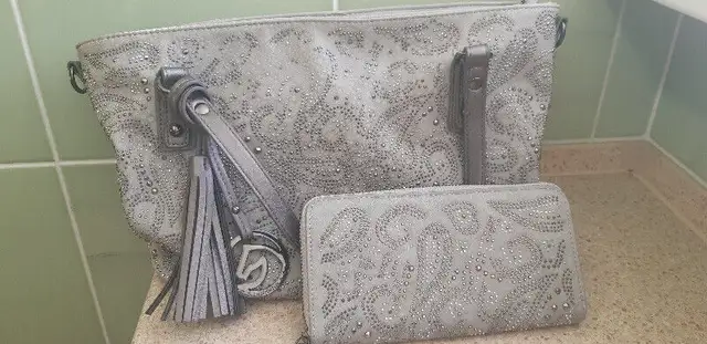 Women's Grey Handbag & Wallet by Remonte in Women's - Bags & Wallets in Mississauga / Peel Region - Image 2