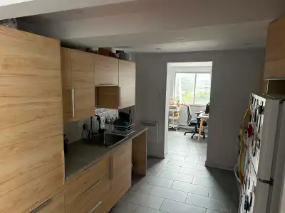 4 et demi, 1 chambre fermée sur l'avenue Desmarchais au 2ième étage d'un 4plex. Lumineux, tranquille...