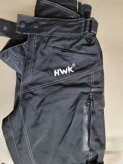 Lots of pockets and excellent ventilation. All the protection pads you need to ride your rig safely.