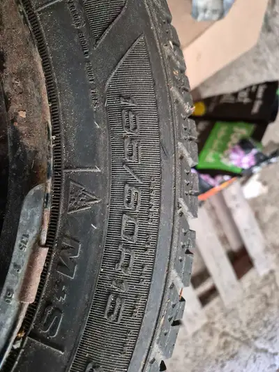 Set of 4, Like new Goodyear Ultra Grip winter tires 195/60R15, currently mounted on 2009 Ford Focus...