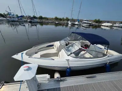 Bateau avec remorque en acier galvanisé Très propre Stingray LS185 2005 Moteur volvo 3L 7 places 19...