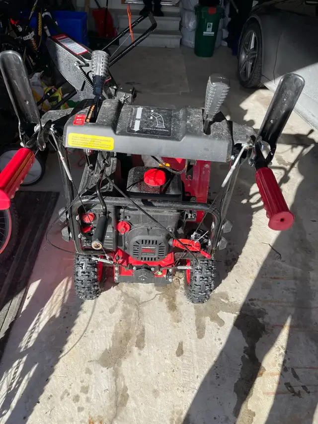 Professional snowblower maintenance in Snowblowers in Oshawa / Durham Region - Image 6