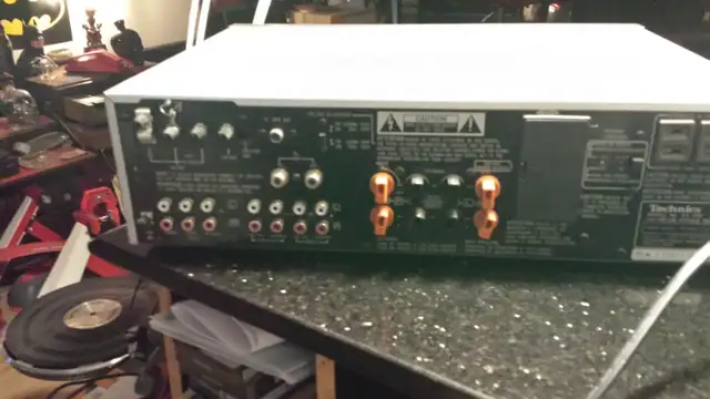 TECHNICS SA-550 DIGITAL QUARTZ STEREO RECEIVER 70 WATT  VINTAGE in Stereo Systems & Home Theatre in City of Montréal - Image 3