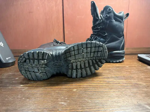 Magnum CSA Thinsulate Safety Work Boots – Women’s 6.5  – Black in Women's - Shoes in Calgary - Image 5