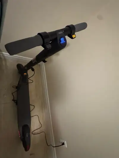 90% new, used for 67 days only No box. With charger. Selling over 600 online.