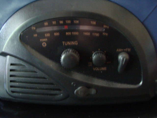 Mini Radio Cooler in Other in Trenton - Image 2