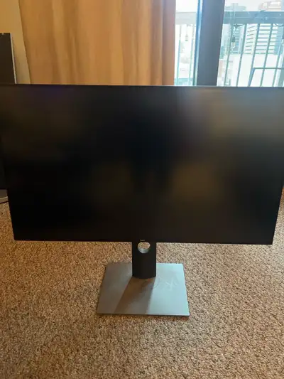 Large 32 inch 60 hz monitor. Great condition.