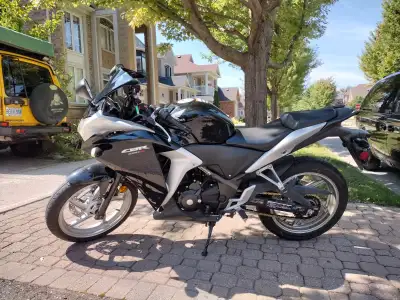 2012 Honda CBR 250R Motorcycle Recently Serviced Great running condition, and recently serviced at t...