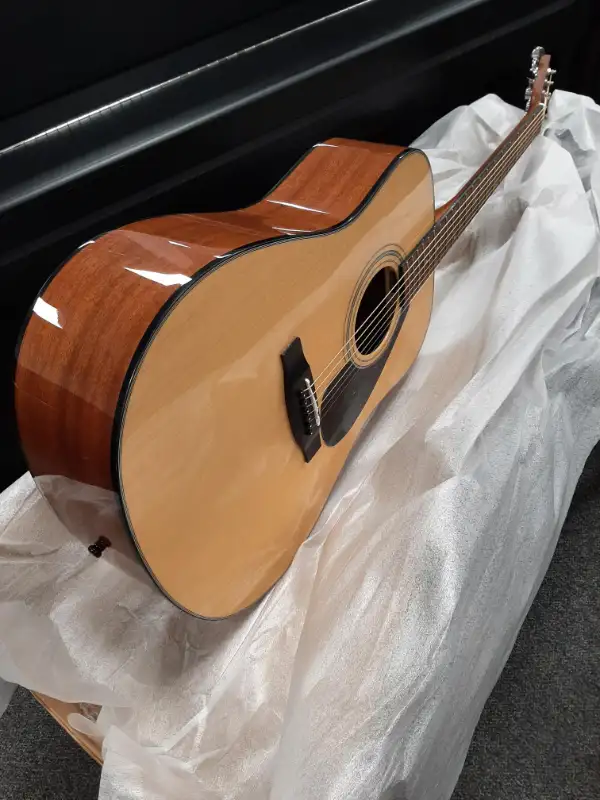 Yamaha Acoustic Guitars - F310P and F325D and More! in Guitars in Laval / North Shore - Image 8