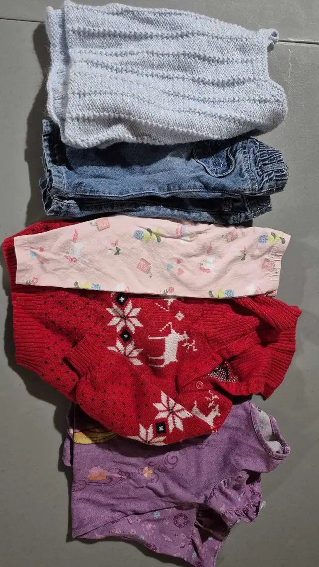 ChildCraft 4 in 1 crib, will through in free cloths in Cribs in London - Image 7