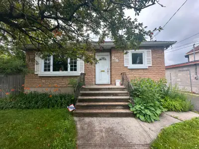 4-Bedroom Bungalow in Westboro