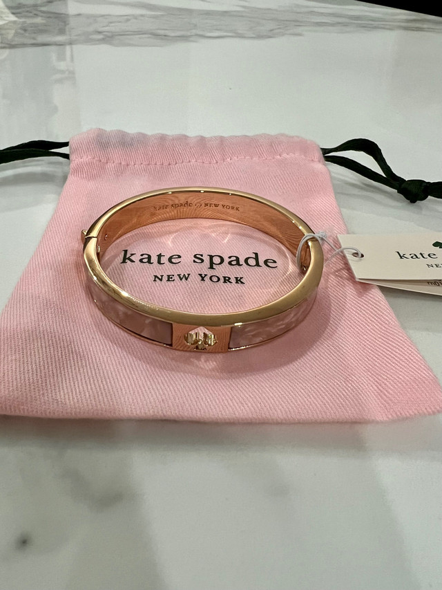 Kate Spade Bangle - never worn  dans Bijoux et montres  à Ville de Toronto - Image 2