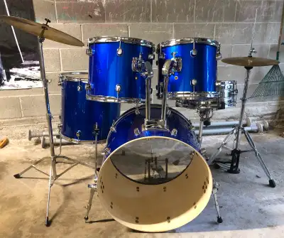 Great beginner drum set, View more