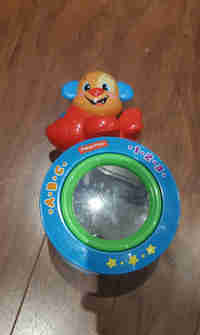 Jouet chien musical Crawl-Along Fisher-Price