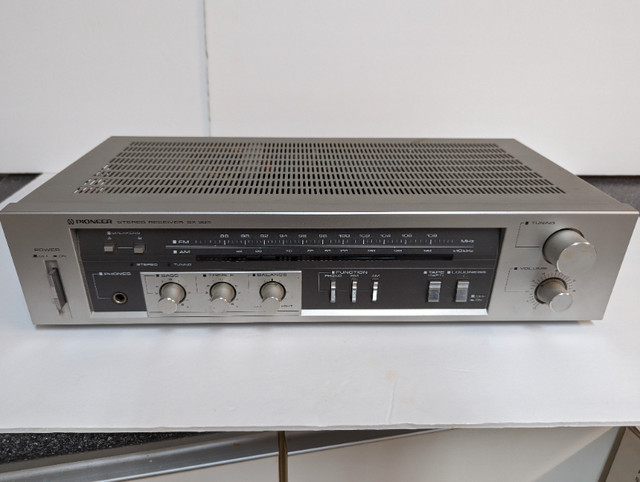 Pioneer SX-303 Stereo Receiver dans Appareils électroniques  à Ville de Toronto - Image 2
