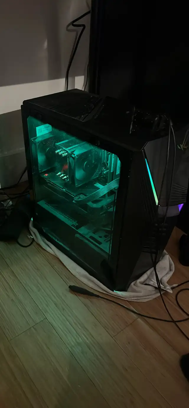 pc gaming rog strix et gaming setup in Desktop Computers in Longueuil / South Shore - Image 3