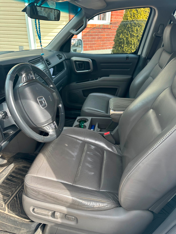 2010 Honda Ridgeline in Cars & Trucks in Gatineau - Image 4