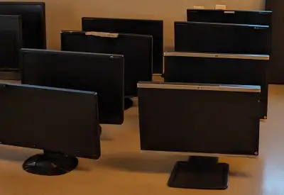 Computer Monitors 19", 22" lots to choose, + keyboard/ Cable, View more