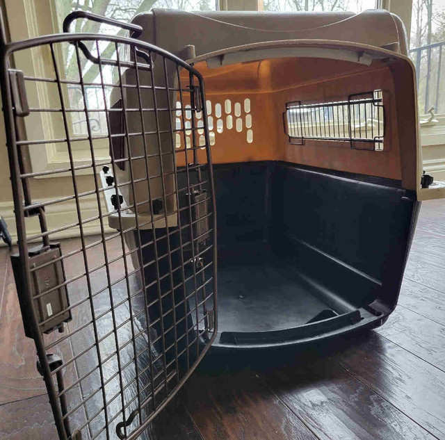 Dog Crate 28" in Accessories in St. Catharines