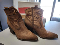 Western style ankle boot
