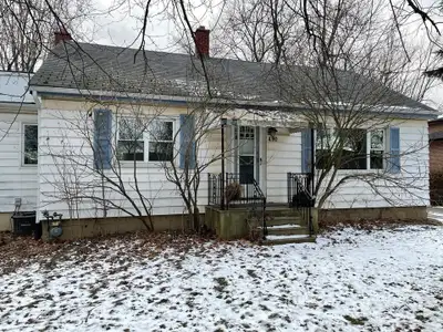 Ancaster Rental: 4 Beds 2 Baths House (NO PETS)
