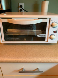 Black and Decker toaster oven