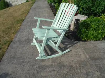 Vintage wooden folding rocking chair Great working condition was used both indoors and outdoors only...