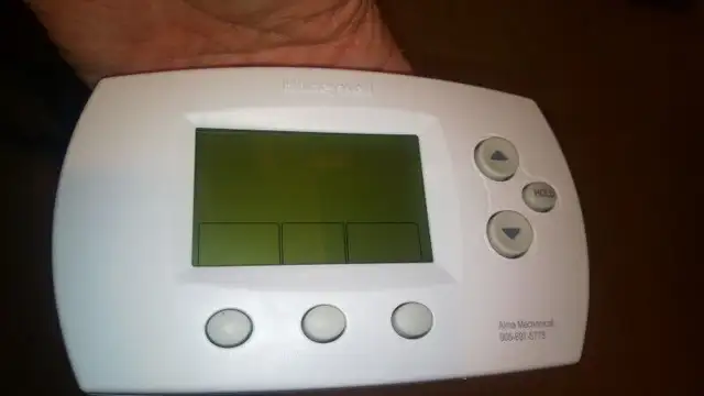 Honeywell TH6110D1005 Thermostat in Indoor Lighting & Fans in Mississauga / Peel Region - Image 2