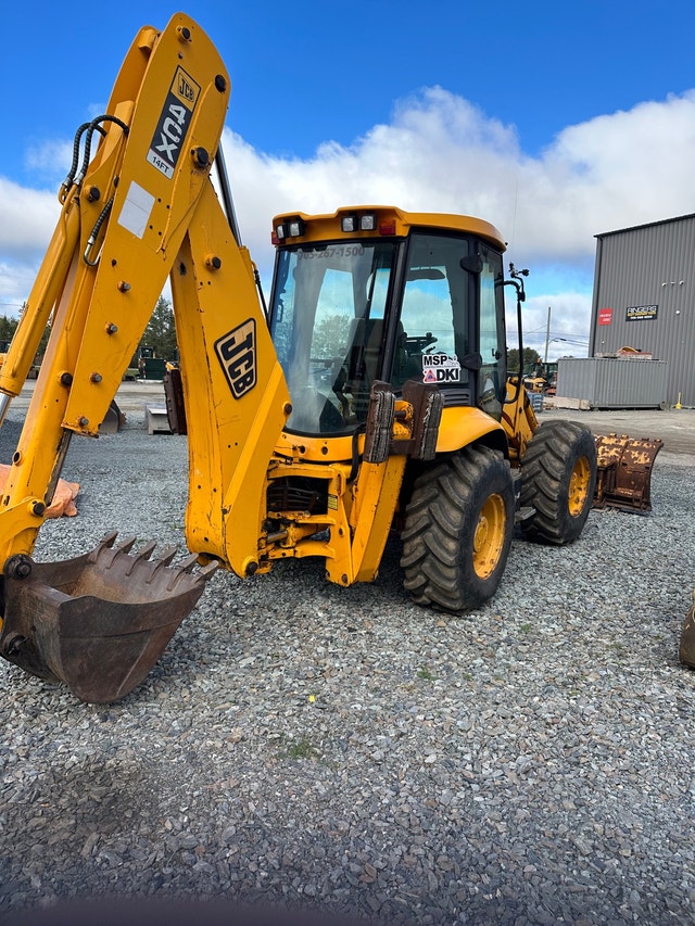 2006 JCB 4CX Backhoe approx 5000 hrs Heavy Equipment Timmins Kijiji
