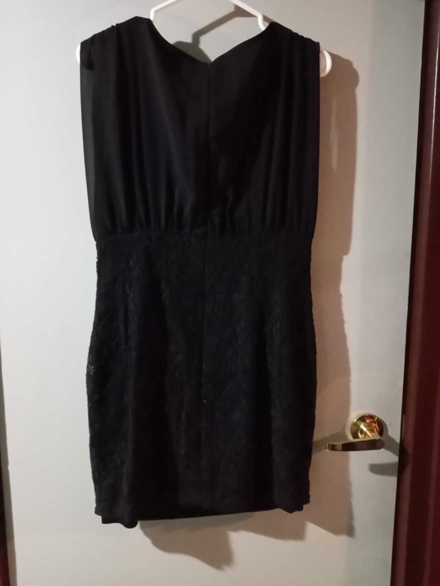Robe de soirée noir pour femme,  grandeur large dans Femmes - Robes et jupes  à Laval/Rive Nord - Image 3