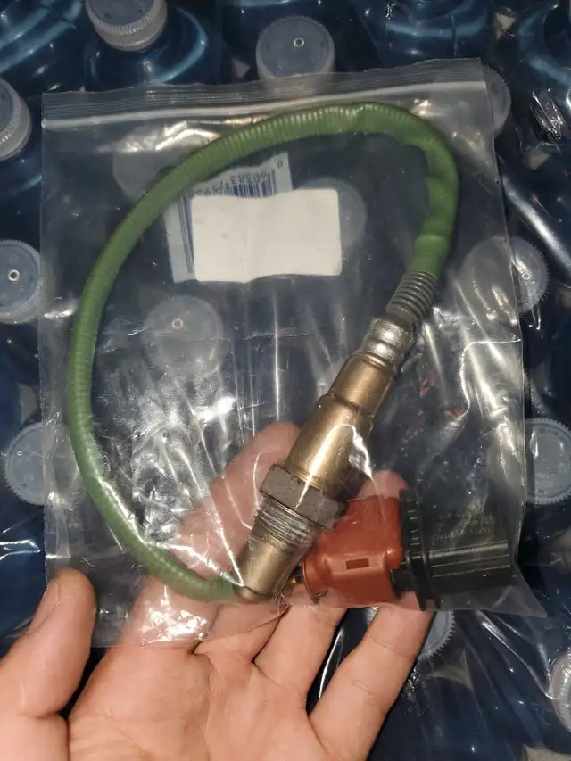 mustang ecoboost oxygen sensor upper  in Engine & Engine Parts in City of Toronto - Image 3