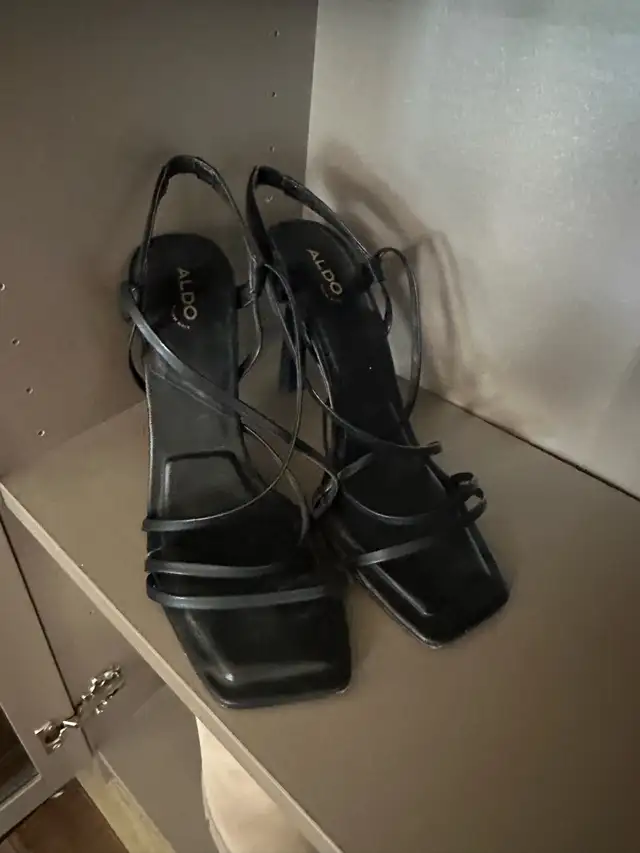  MOVING SALE – Women’s Shoes & Sandals  in Women's - Shoes in Mississauga / Peel Region - Image 7