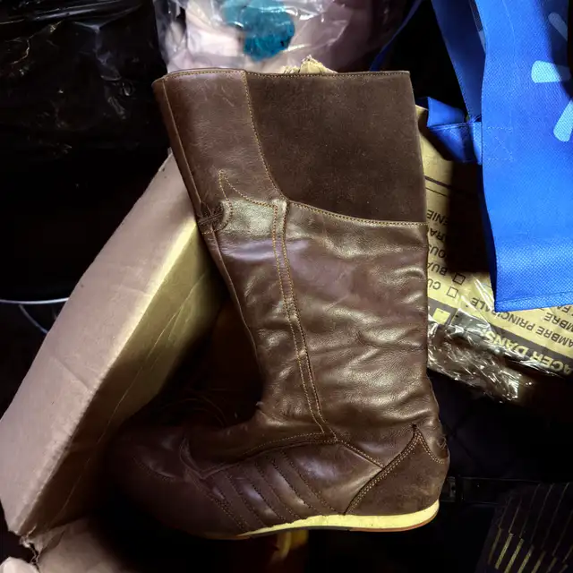Really nice boots in Women's - Shoes in City of Toronto - Image 3