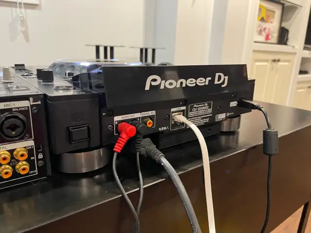 Cdj2000NXS2 & DJM900NXS2 for sale  in Performance & DJ Equipment in Markham / York Region - Image 7