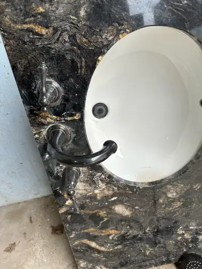 BATHROOM, VANITY, GRANITE PLUS ALL BATHROOM FIXTURES As seen in pictures! $275 PAUL 905-329-1399 if...