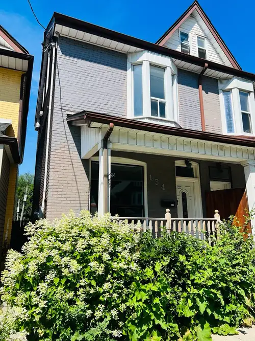 Welcome home to this beautifully kept, pet-friendly main floor one-bedroom apartment located on a qu...