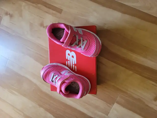 Chaussures New Balance pour petits enfants (8 US) in Kids & Youth in Laval / North Shore - Image 2
