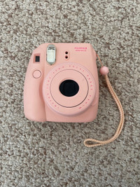 Polaroid camera (instax mini 8)