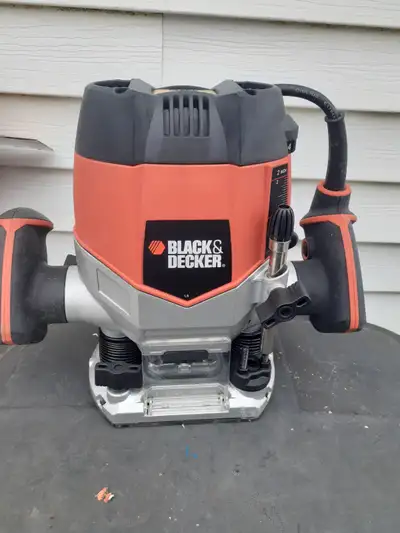 Black and Decker Plunge Router, View more