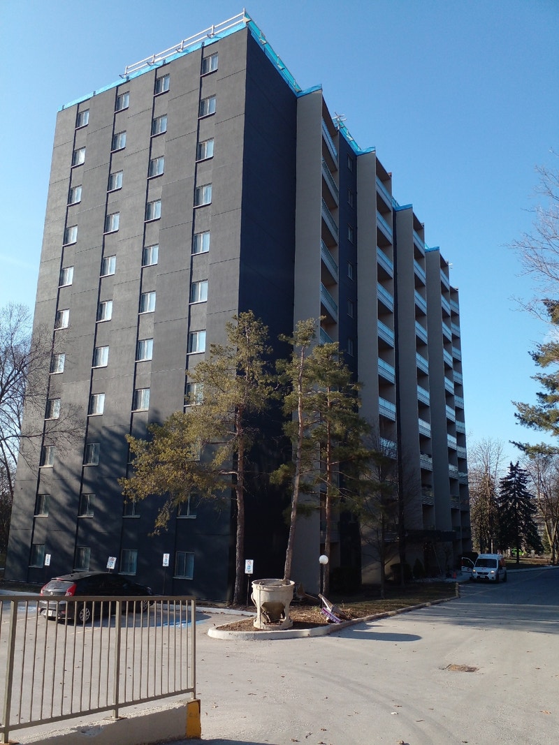 Room to rent in a 2 bedroom apartment Room Rentals & Roommates