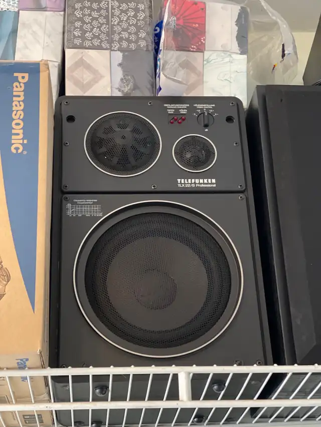 Telefunken R300 stereo system in Stereo Systems & Home Theatre in Markham / York Region - Image 6